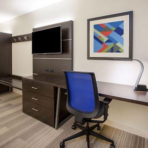 Queen Suite